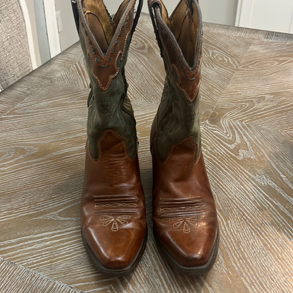 Ariat Round Up Square Toe Western Boot 7 Women's Brown Embroidered